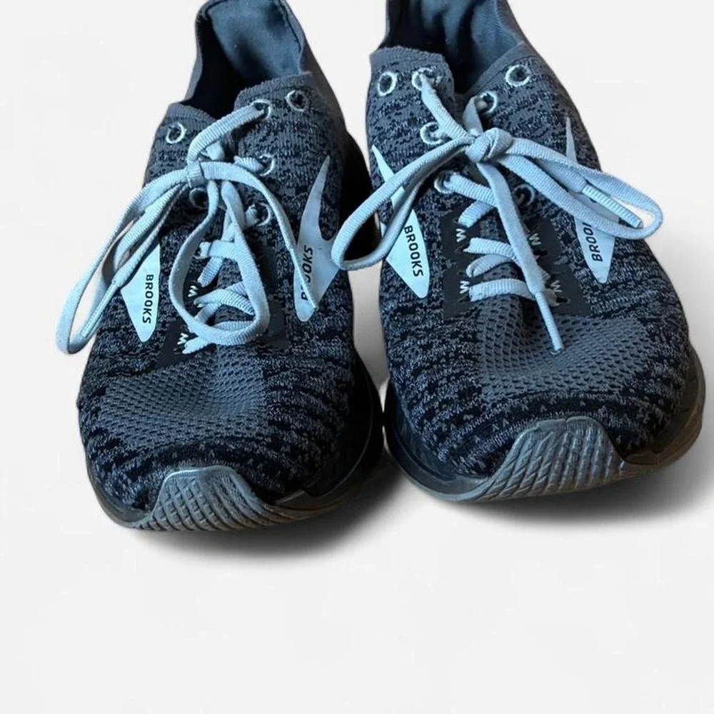 Brooks‎ Ghost 16 grey running tennis shoes Sz W 9.5 Hardly Any Tred Wear